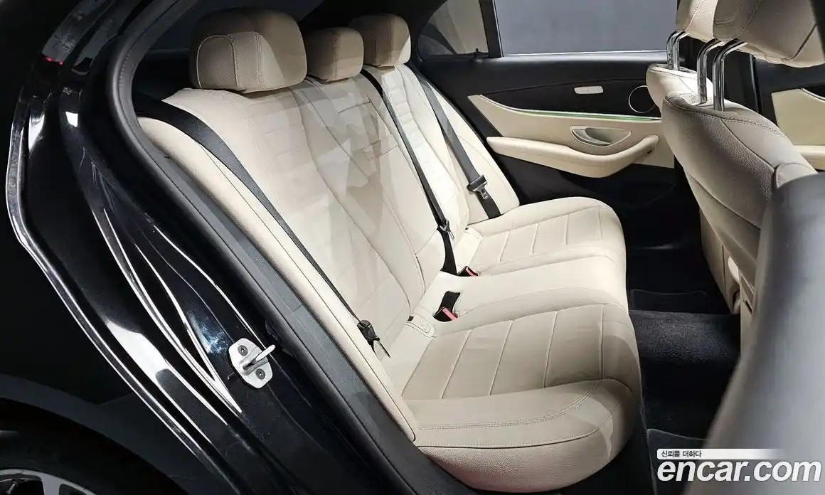 Mercedes-Benz E-Class 2023 2.0 Автомат в Москве № 224623, фото 8