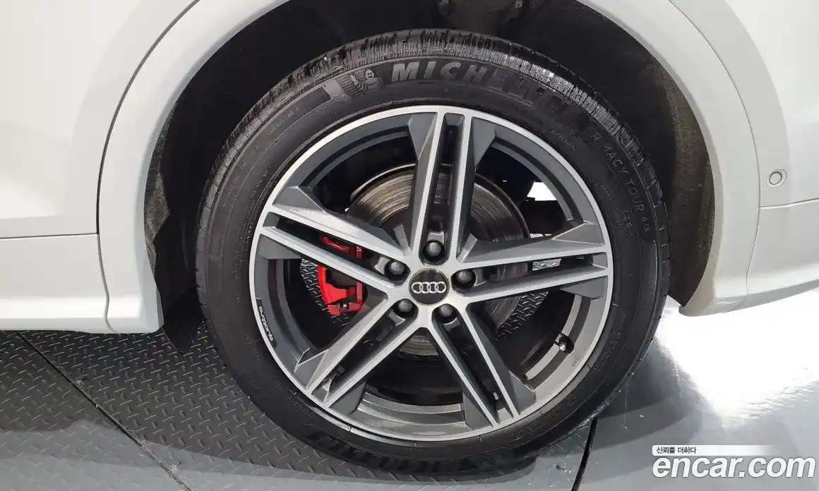 Audi SQ5 2020 3.0 Автомат в Москве № 229792, фото 4