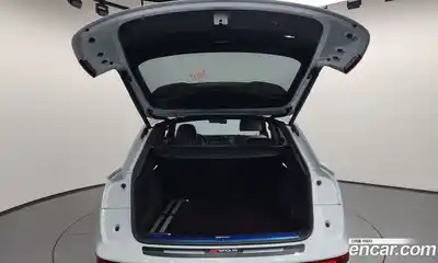 Audi SQ5 2020 3.0 Автомат в Москве № 229792, миниатюра 10