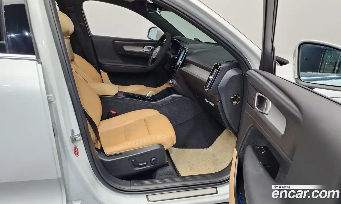 Volvo XC40 2021 2.0 Автомат в Москве № 230362, фото 9