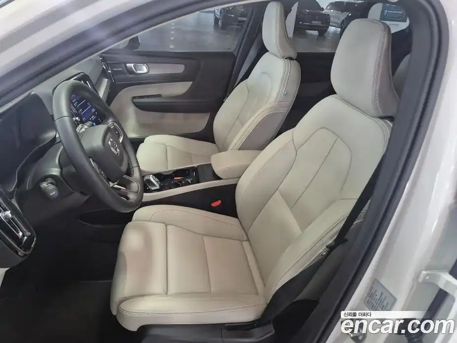 Volvo XC40 2025 2.0 Автомат в Москве № 230701, фото 10