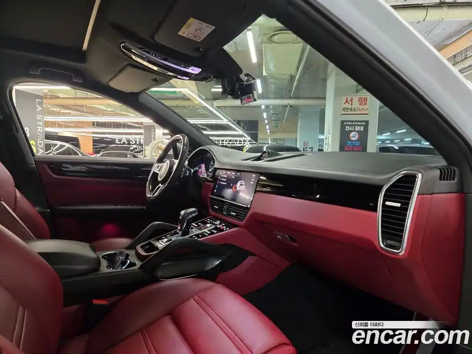 Porsche Cayenne 2022 3.0 Автомат в Москве № 231093, фото 1