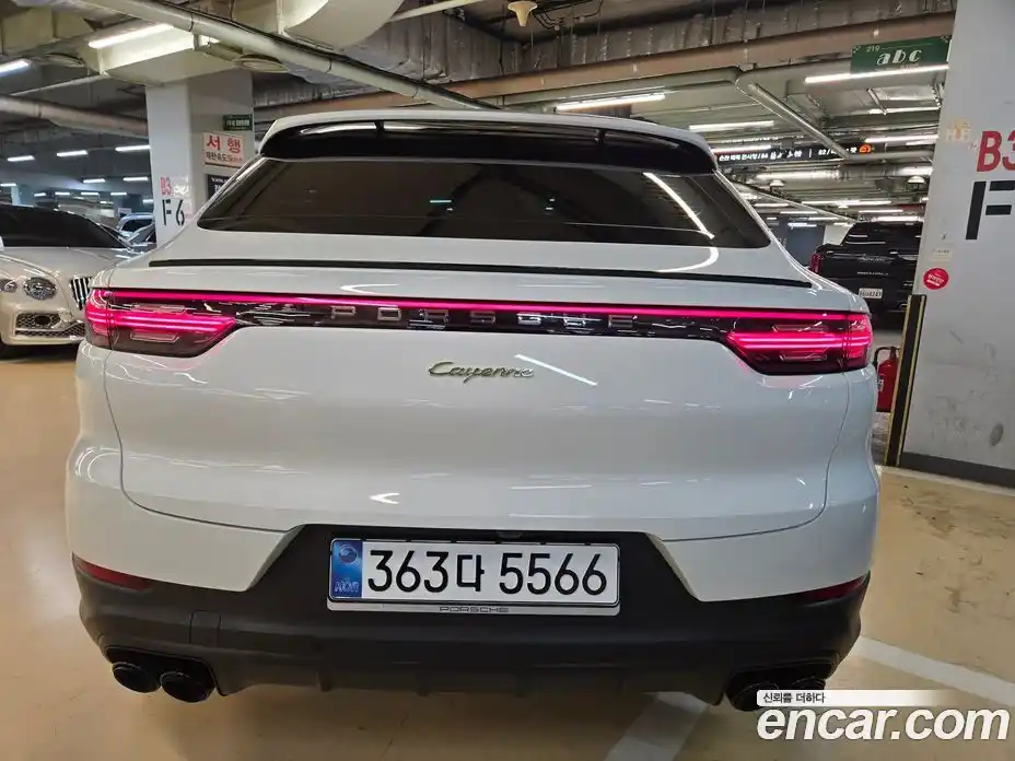 Porsche Cayenne 2022 3.0 Автомат в Москве № 231093, фото 11