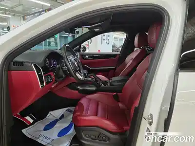 Porsche Cayenne 2022 3.0 Автомат в Москве № 231093, миниатюра 3