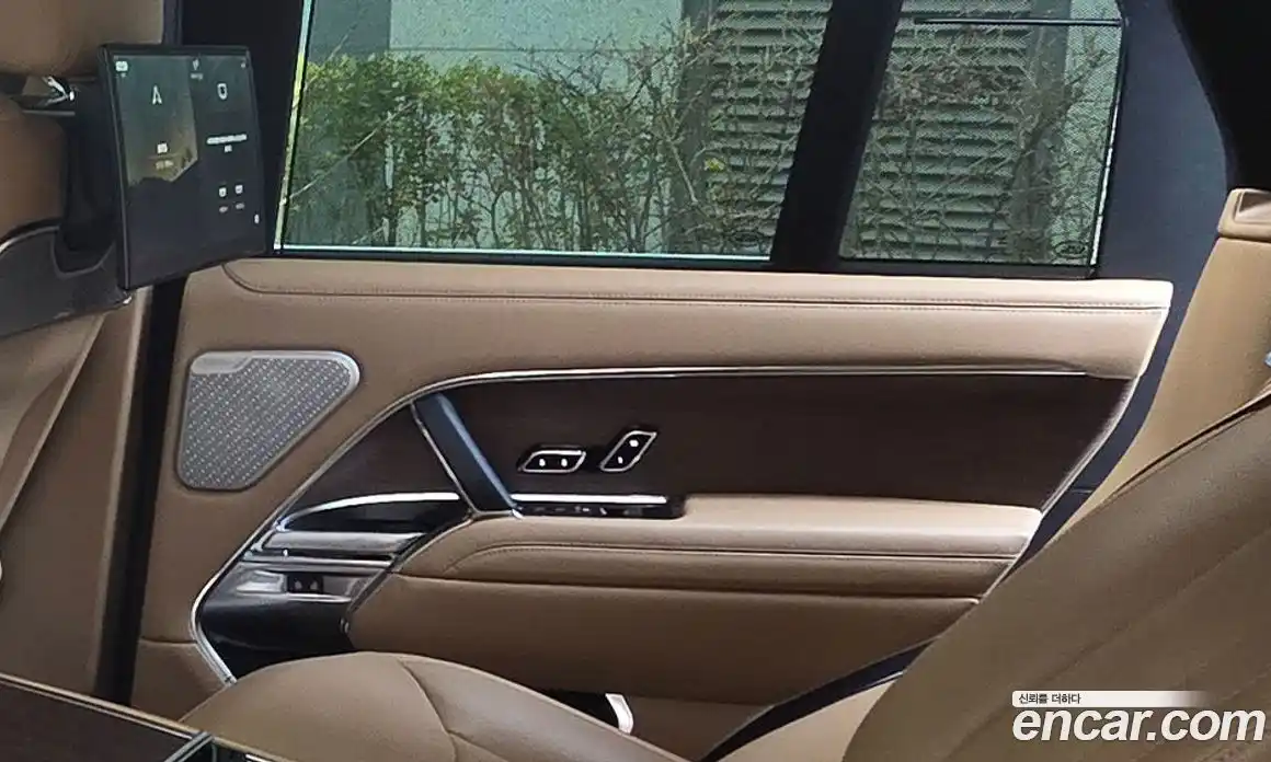 Land Rover Range-Rover 2023 4.4 Автомат в Москве № 231314, фото 12