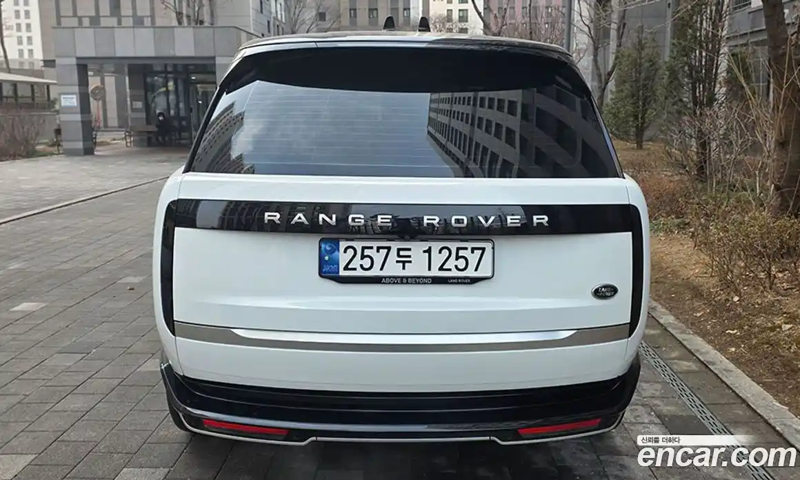 Land Rover Range-Rover 2023 4.4 Автомат в Москве № 231314, фото 4