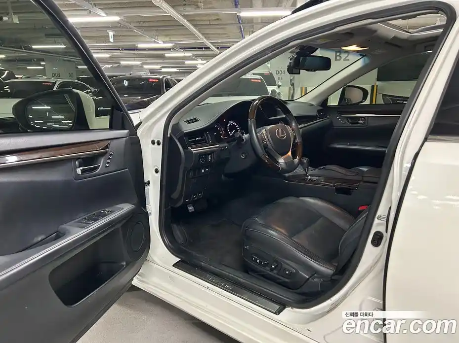 Lexus ES 2014 3.5 Автомат в Москве № 231992, фото 11