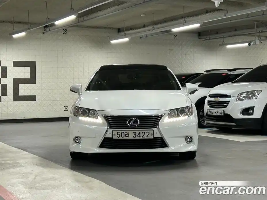 Lexus ES 2014 3.5 Автомат в Москве № 231992, фото 3
