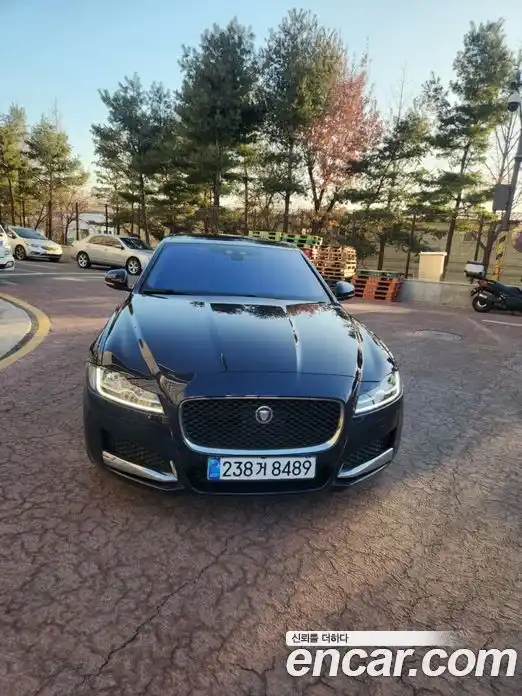 Jaguar XF 2017 2.0 Автомат в Москве № 244065, фото 1