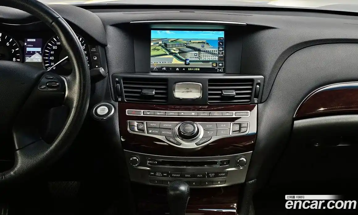 Infiniti Q70 2017 3.7 Автомат в Москве № 246495, фото 16