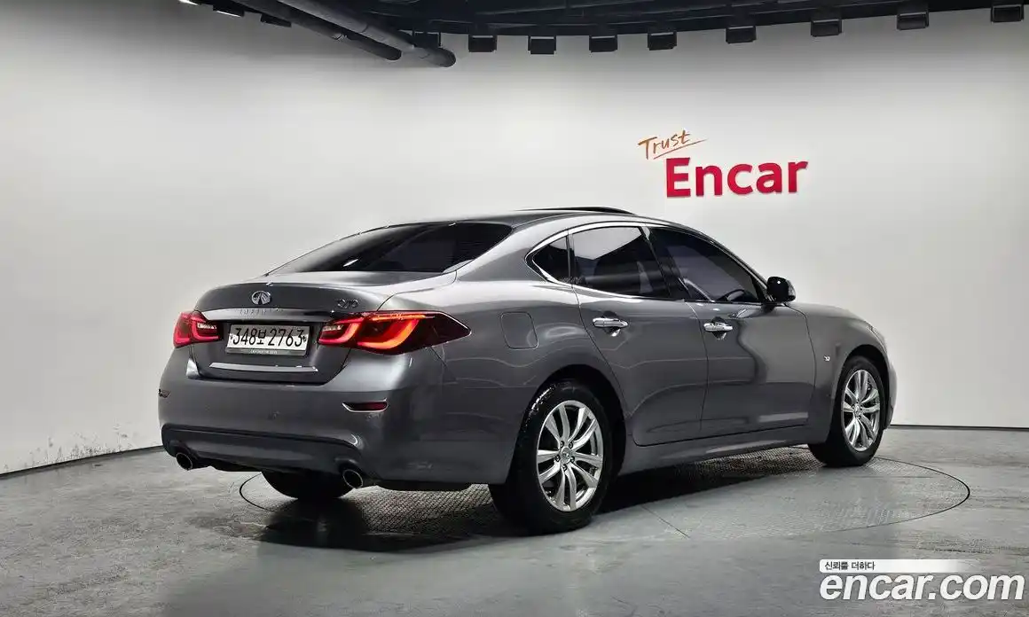 Infiniti Q70 2017 3.7 Автомат в Москве № 246495, фото 2