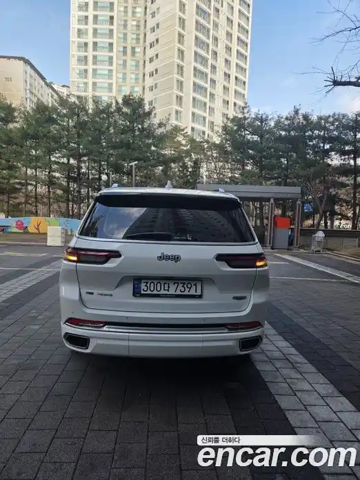 Jeep Cherokee 2023 3.6 Автомат в Москве № 252757, фото 17