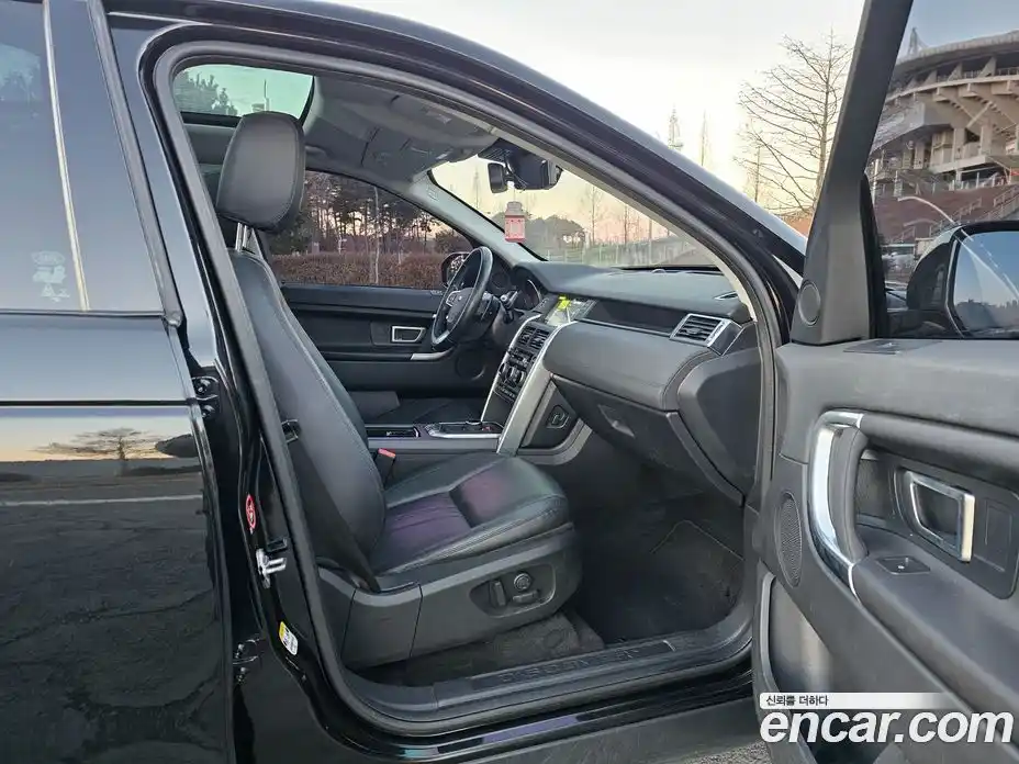 Land Rover Discovery Sport 2017 2.0 Автомат в Москве № 253001, фото 13