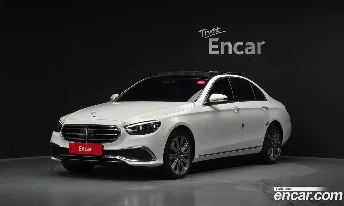 Mercedes-Benz E-Class 2021 3.0 Автомат в Москве № 264352, фото 1