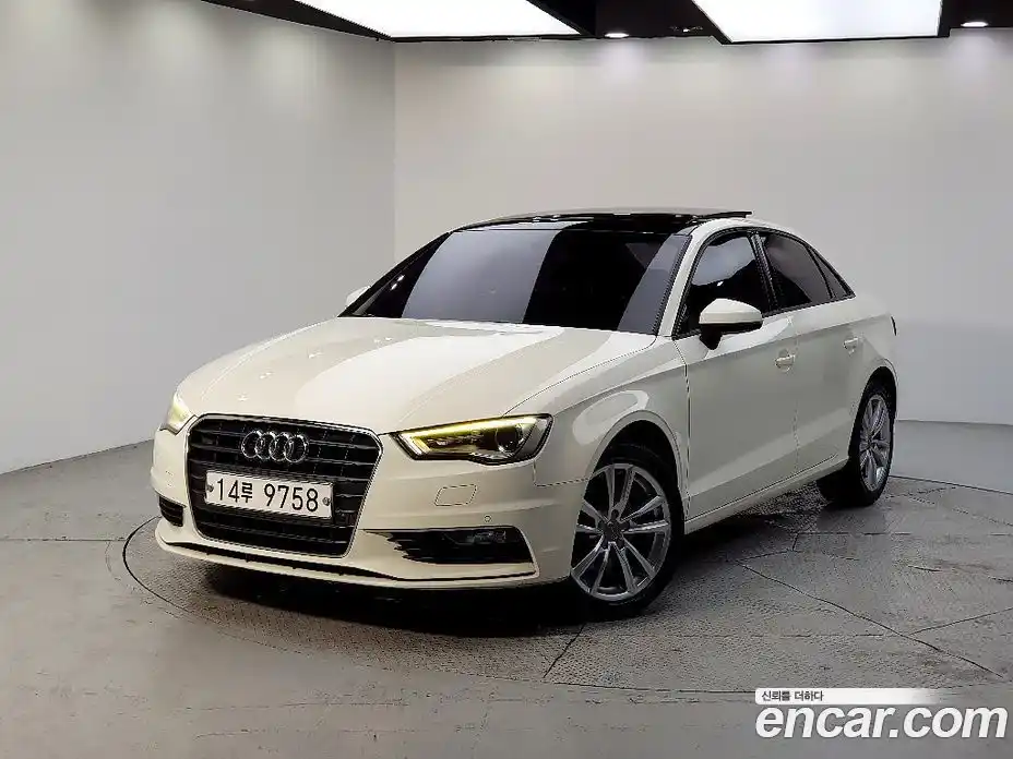 Audi A3 2015 2.0 Автомат в Москве № 268960, фото 1