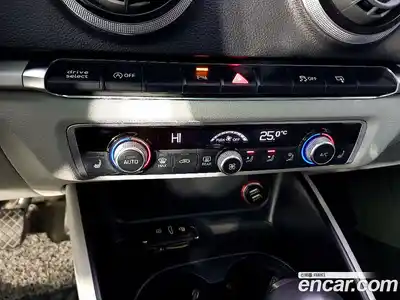 Audi A3 2015 2.0 Автомат в Москве № 268960, миниатюра 11