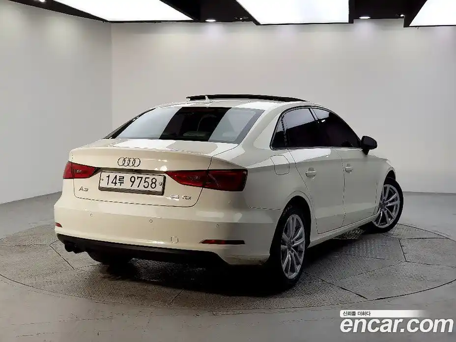 Audi A3 2015 2.0 Автомат в Москве № 268960, фото 2