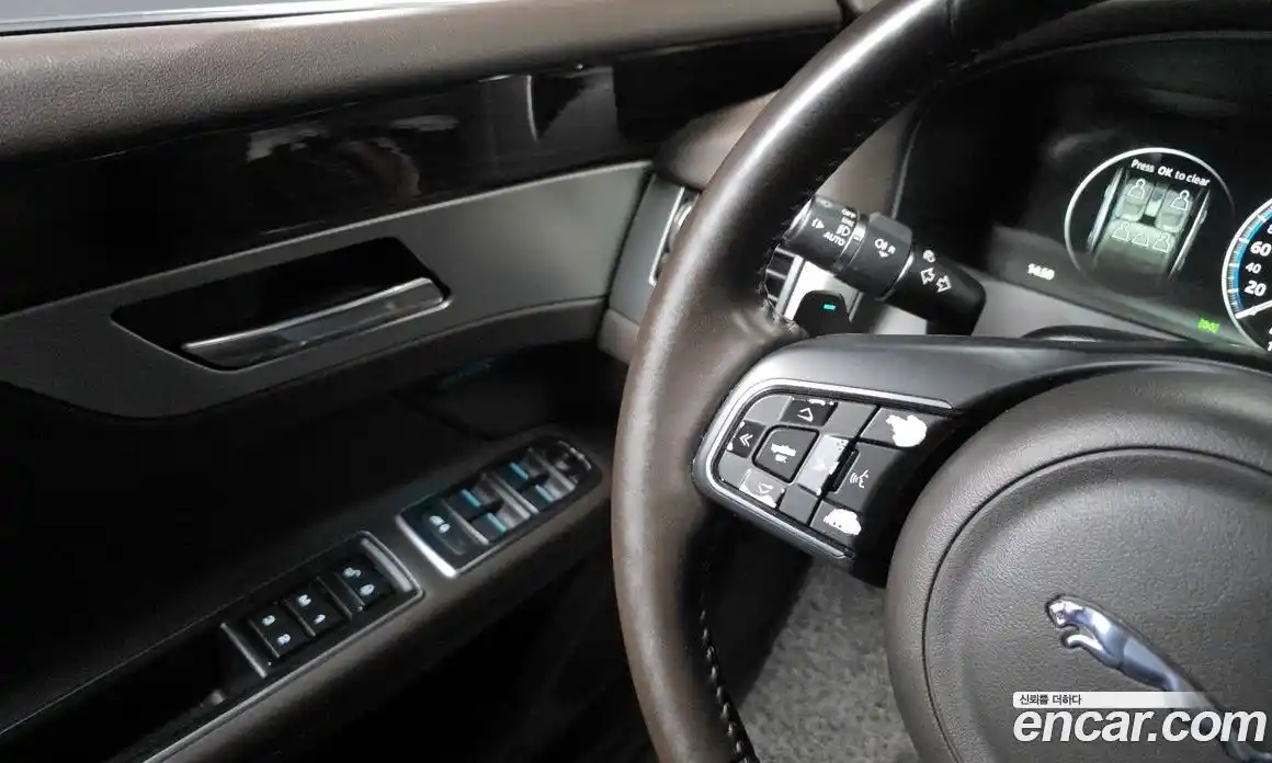 Jaguar XF 2017 2.0 Автомат в Москве № 283856, фото 15