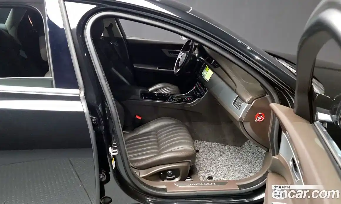 Jaguar XF 2017 2.0 Автомат в Москве № 283856, фото 5