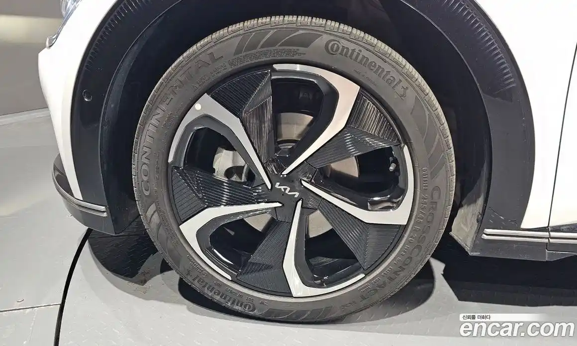 Kia EV6 2023 0.1 Автомат в Москве № 286625, фото 14