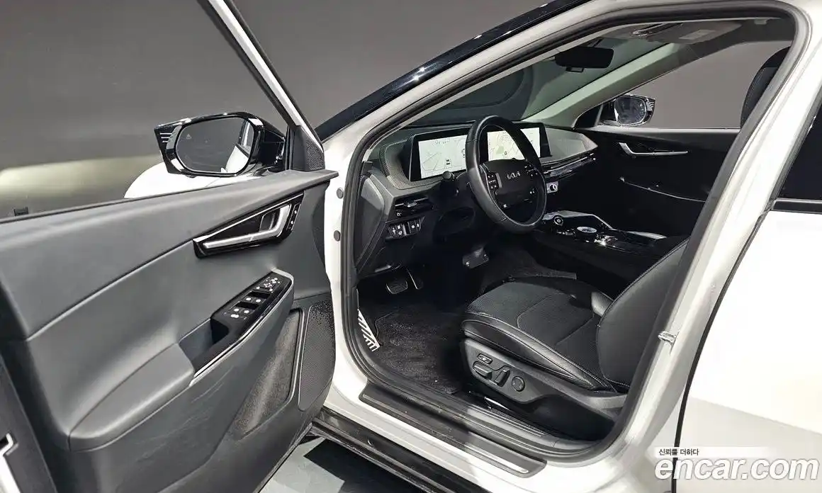 Kia EV6 2023 0.1 Автомат в Москве № 286625, фото 9