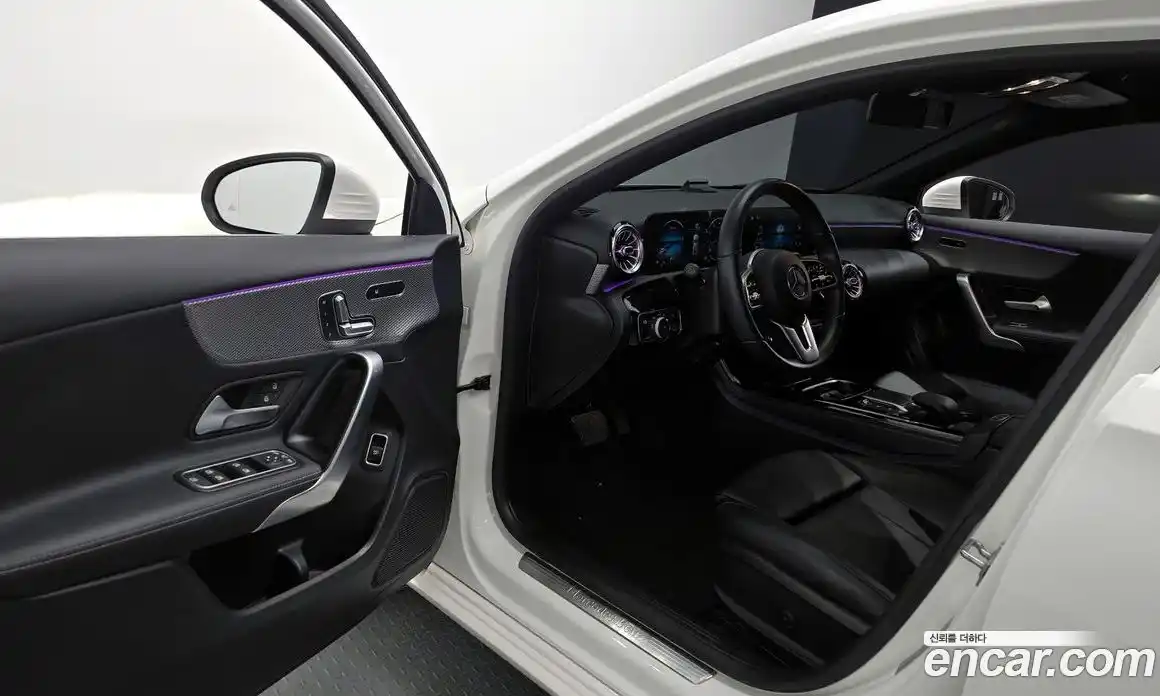 Mercedes-Benz A-Class 2021 2.0 Автомат в Москве № 287226, фото 11