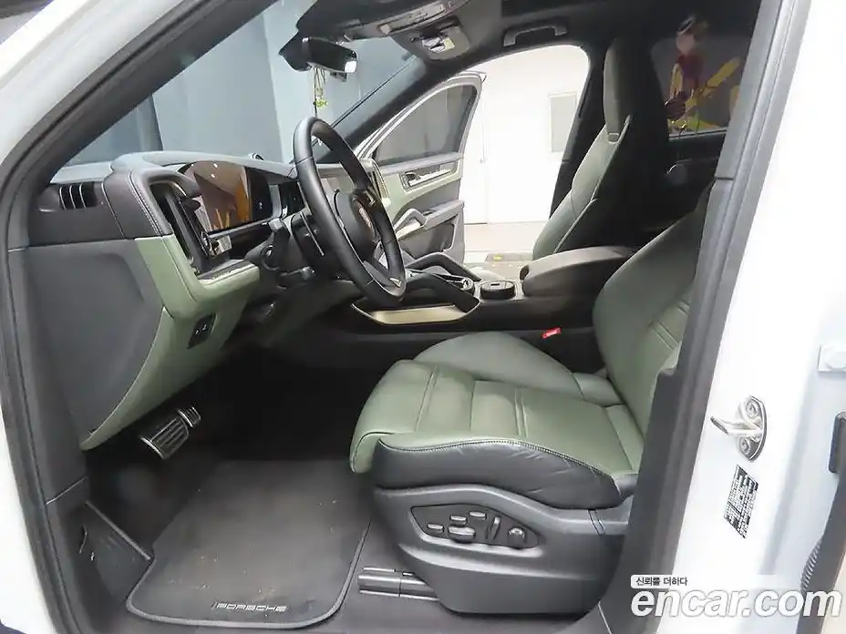 Porsche Cayenne 2024 3.0 Автомат в Москве № 297343, фото 11