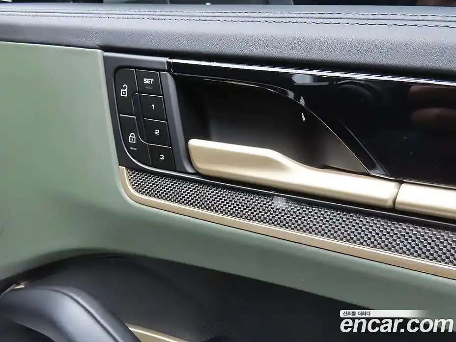 Porsche Cayenne 2024 3.0 Автомат в Москве № 297343, фото 14