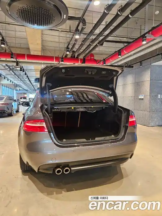 Jaguar XE 2016 2.0 Автомат в Москве № 305207, фото 7