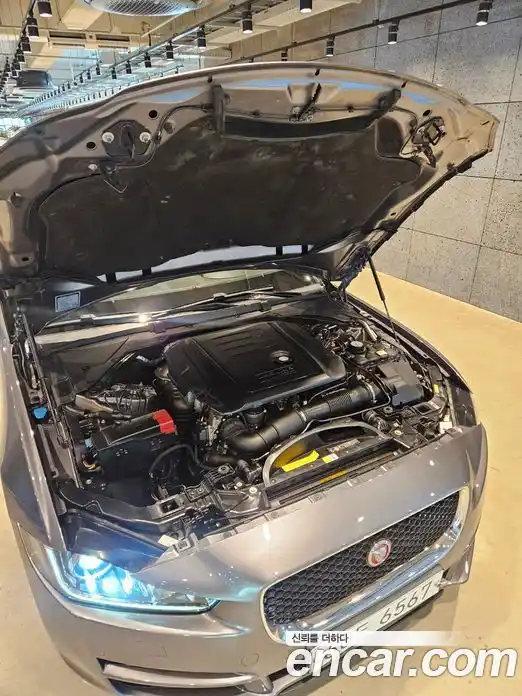 Jaguar XE 2016 2.0 Автомат в Москве № 305207, фото 8