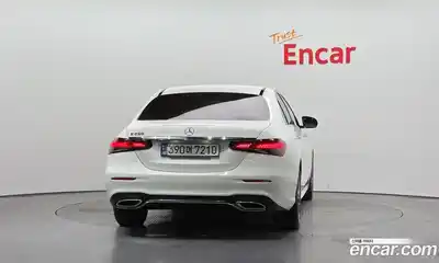 Mercedes-Benz E-Class 2023 2.0 Автомат в Москве № 308126, миниатюра 3