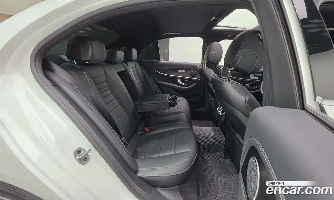 Mercedes-Benz E-Class 2023 2.0 Автомат в Москве № 308126, фото 5