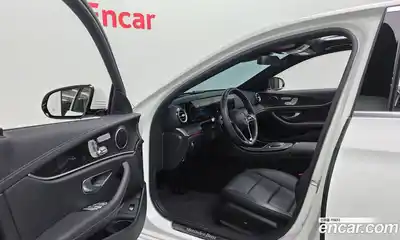 Mercedes-Benz E-Class 2023 2.0 Автомат в Москве № 308126, миниатюра 9