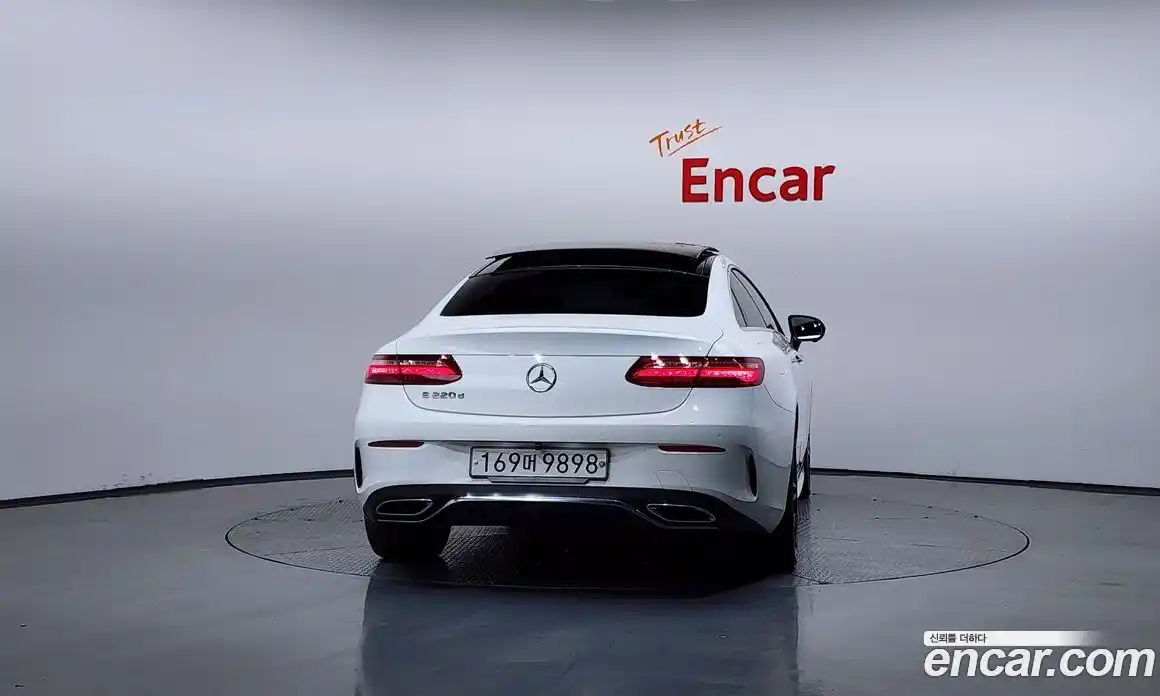 Mercedes-Benz E-Class 2017 1.9 Автомат в Москве № 311182, фото 8