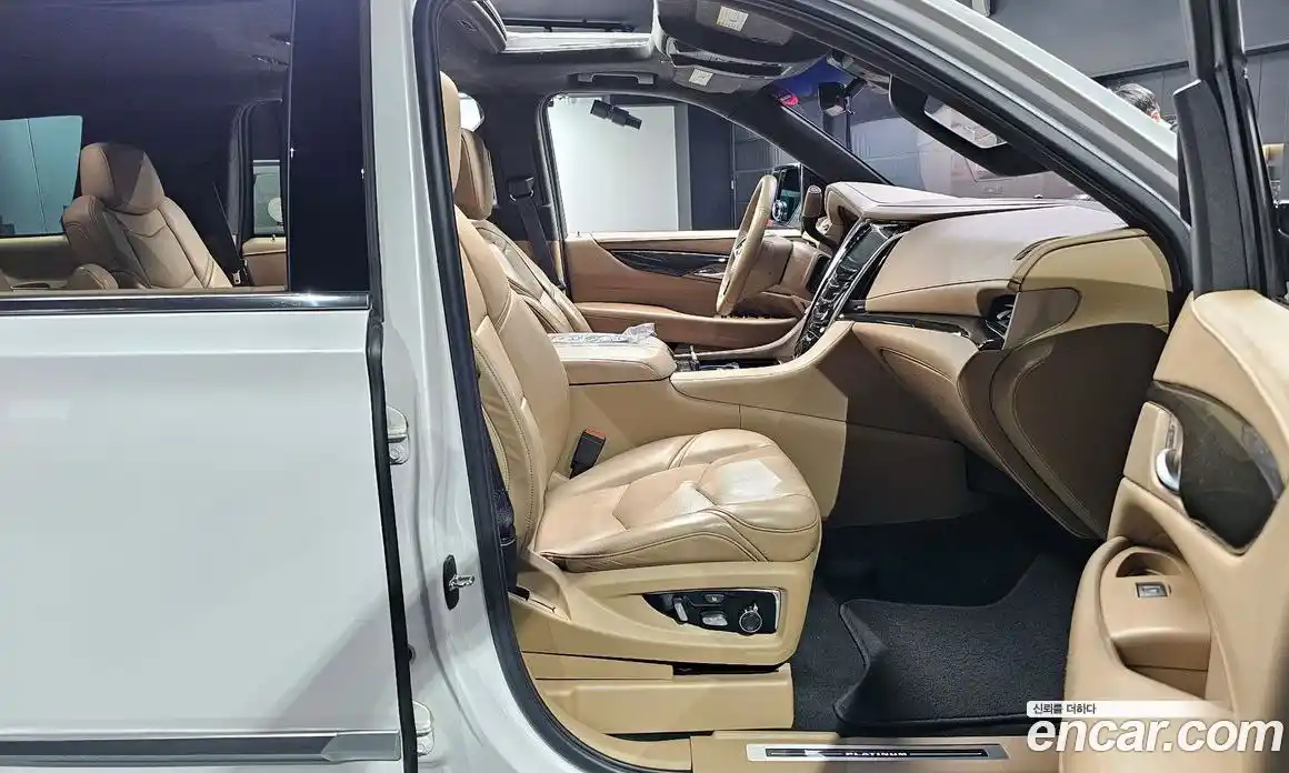Cadillac Escalade 2019 6.2 Автомат в Москве № 337080, фото 19
