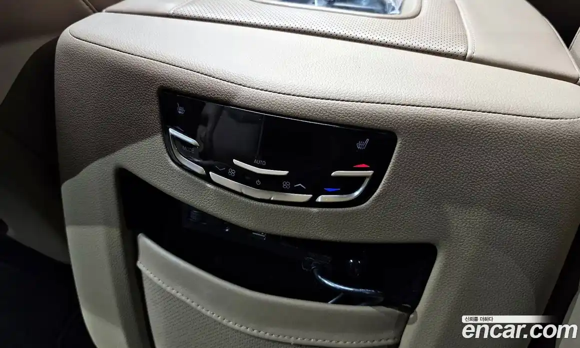 Cadillac Escalade 2019 6.2 Автомат в Москве № 337080, фото 6