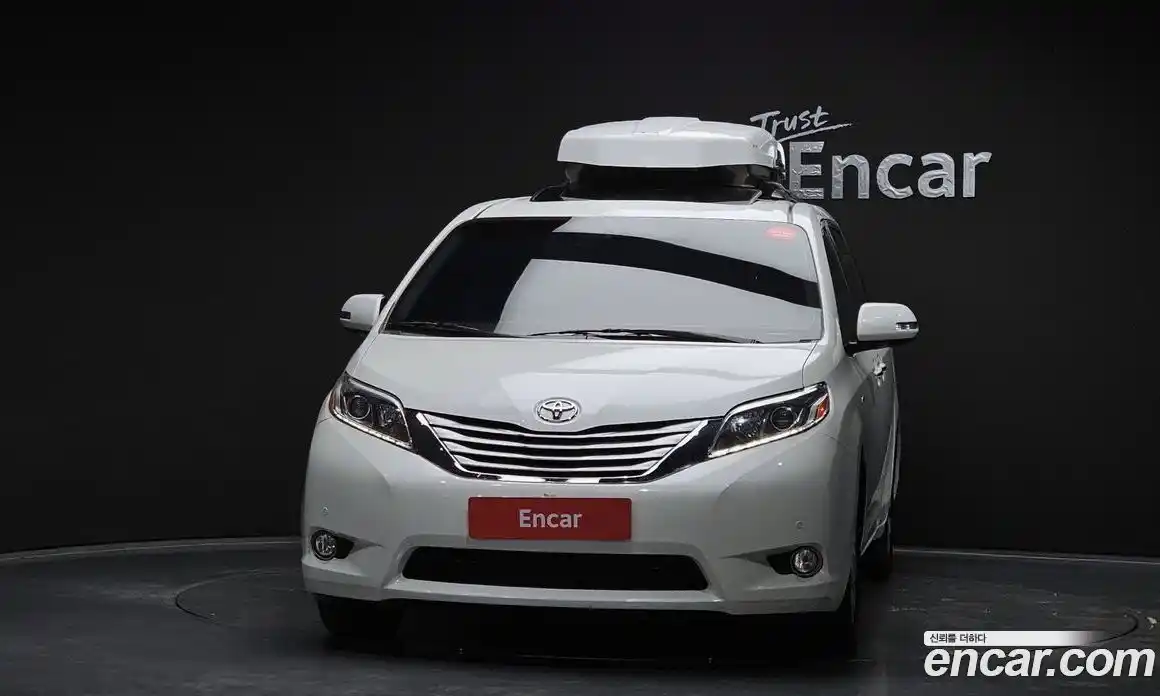 Toyota Sienna 2017 3.5 Автомат в Москве № 360892, фото 3