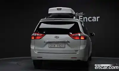 Toyota Sienna 2017 3.5 Автомат в Москве № 360892, миниатюра 4