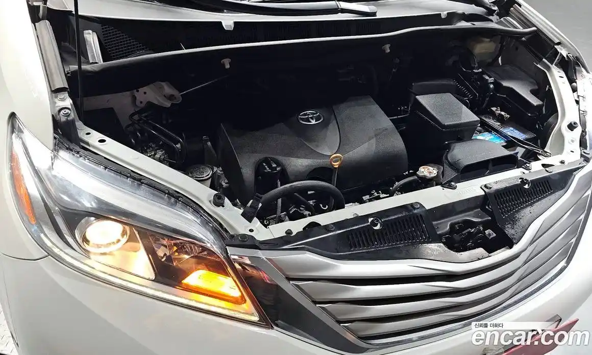 Toyota Sienna 2017 3.5 Автомат в Москве № 360892, фото 6