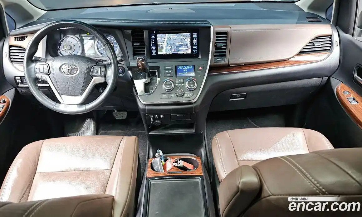 Toyota Sienna 2017 3.5 Автомат в Москве № 360892, фото 7