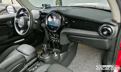 Mini Cooper 2023 1.5 Автомат в Москве № 416899, миниатюра 6