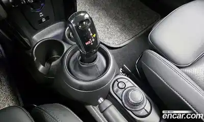 Mini Cooper 2023 1.5 Автомат в Москве № 416899, миниатюра 8