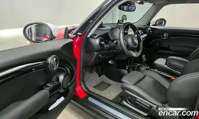 Mini Cooper 2023 1.5 Автомат в Москве № 416899, миниатюра 9