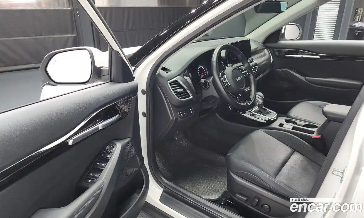 Kia Seltos 2023 1.6 Автомат в Москве № 55825, фото 16