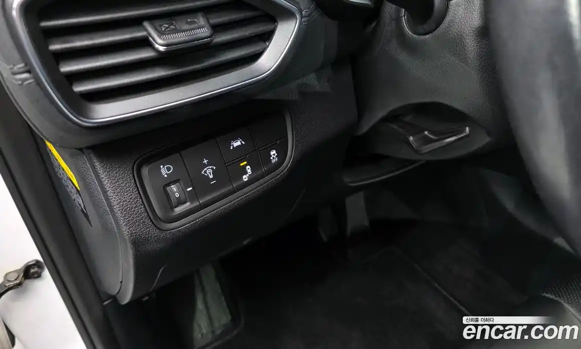 Hyundai Santa Fe 2020 2.0 Автомат в Москве № 108165, фото 15