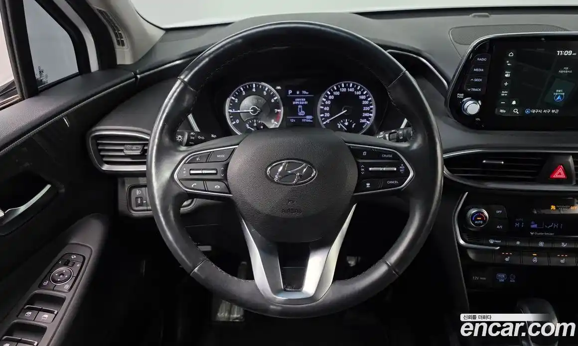 Hyundai Santa Fe 2020 2.0 Автомат в Москве № 108165, фото 18