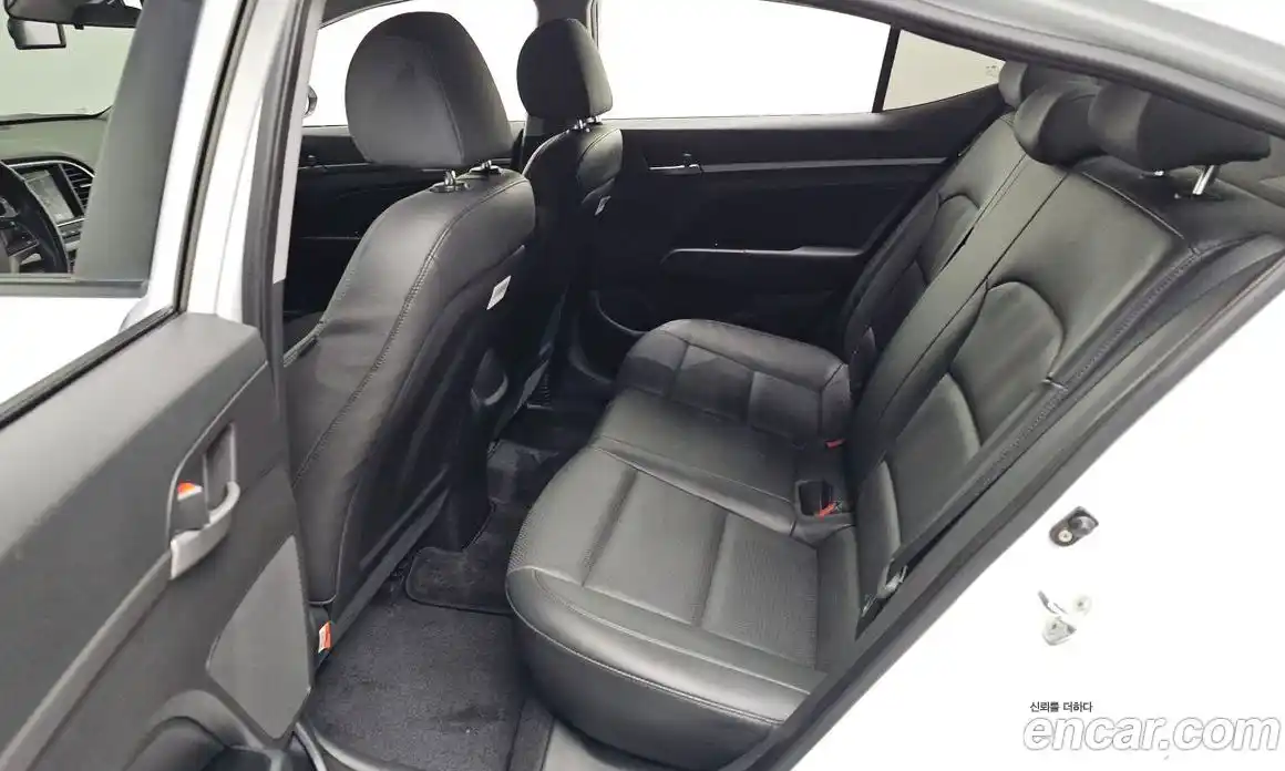 Hyundai Avante 2018 1.6 Автомат в Москве № 112514, фото 12