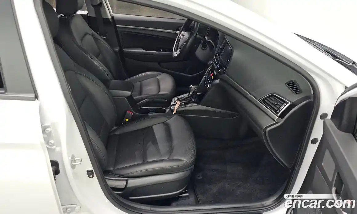 Hyundai Avante 2018 1.6 Автомат в Москве № 112514, фото 16