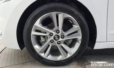 Hyundai Avante 2018 1.6 Автомат в Москве № 112514, миниатюра 2