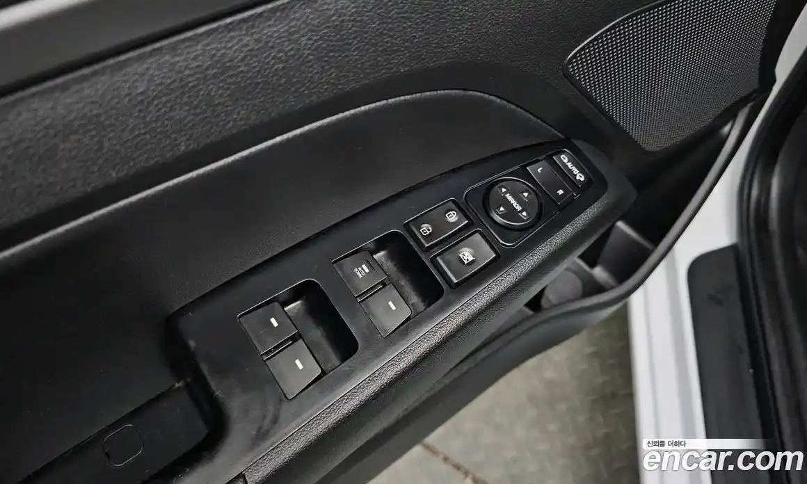 Hyundai Avante 2018 1.6 Автомат в Москве № 112514, фото 6